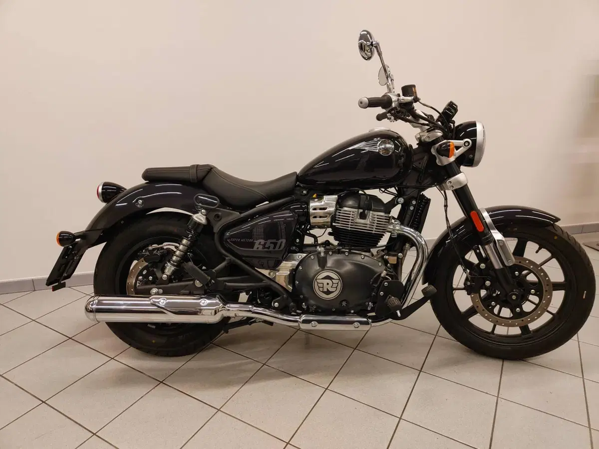 Royal Enfield Super Meteor 650 (2023 - 26) (6)