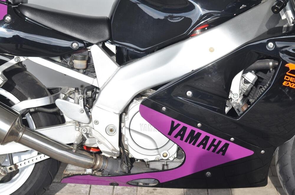 Yamaha YZF 750 R (3)