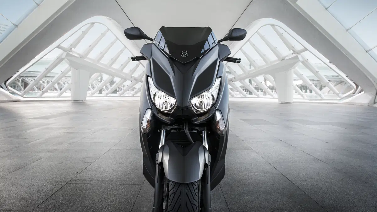 Yamaha X-Max 400 X-Max 400 Momodesign ABS (2014 - 16) (4)