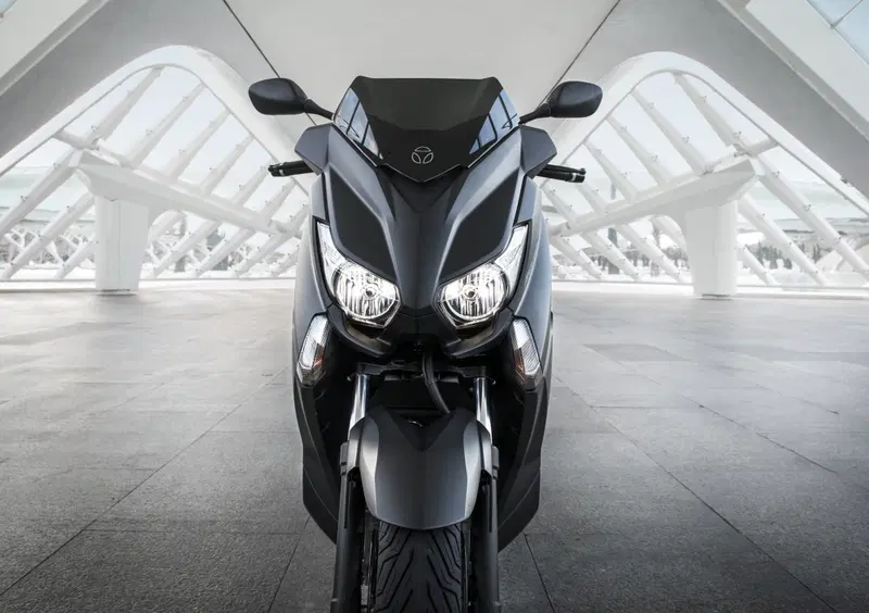 Yamaha X-Max 400 X-Max 400 Momodesign ABS (2014 - 16) (4)