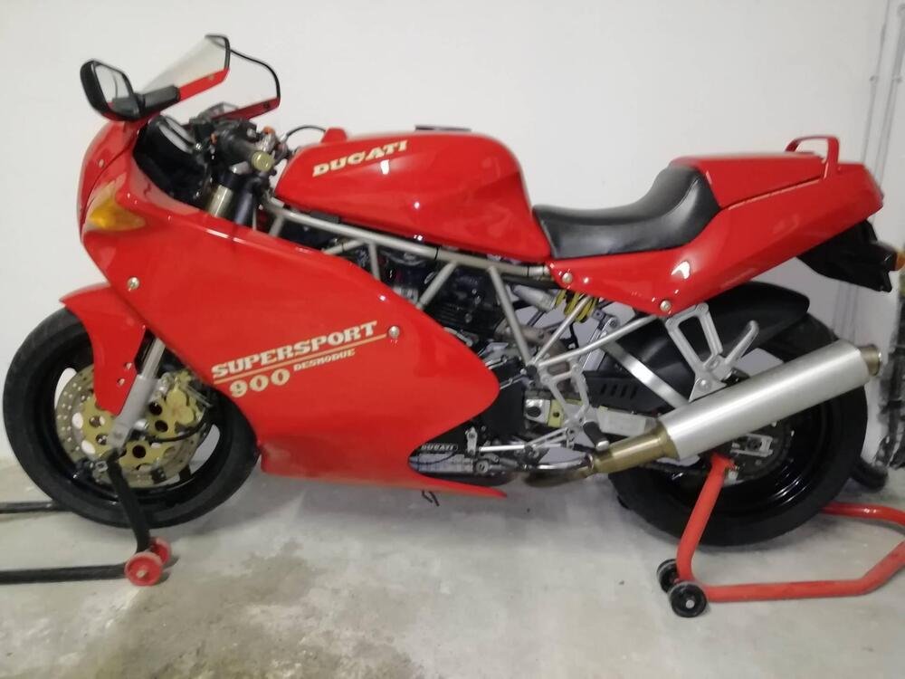 Ducati Supersport desmodue 900