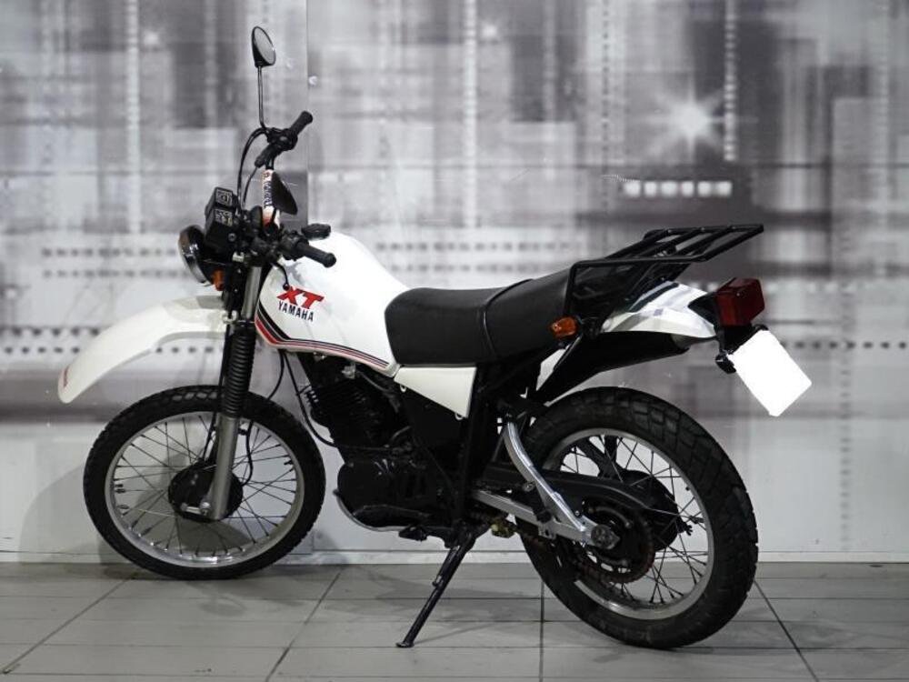 Yamaha XT 400 (2)