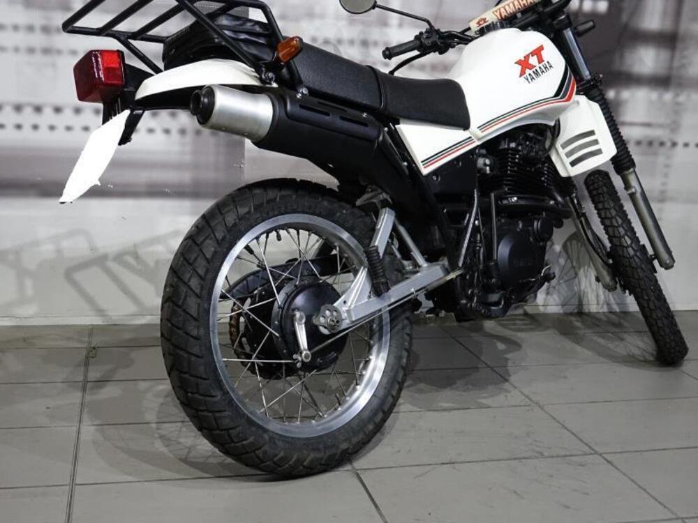 Yamaha XT 400 (3)