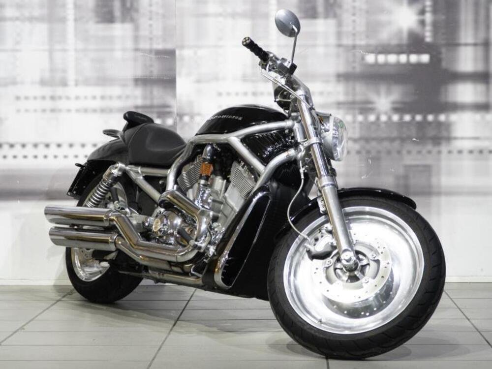 Harley-Davidson 1130 V-Rod (2006) - VRSCA