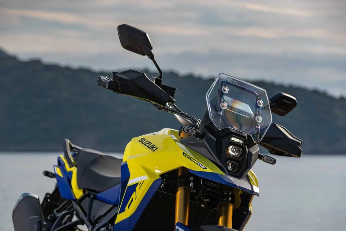 TEST Suzuki V-Strom 800DE, il nuovo paradigma. L'abbiamo provata su asfalto e in offroad [GALLERY] 