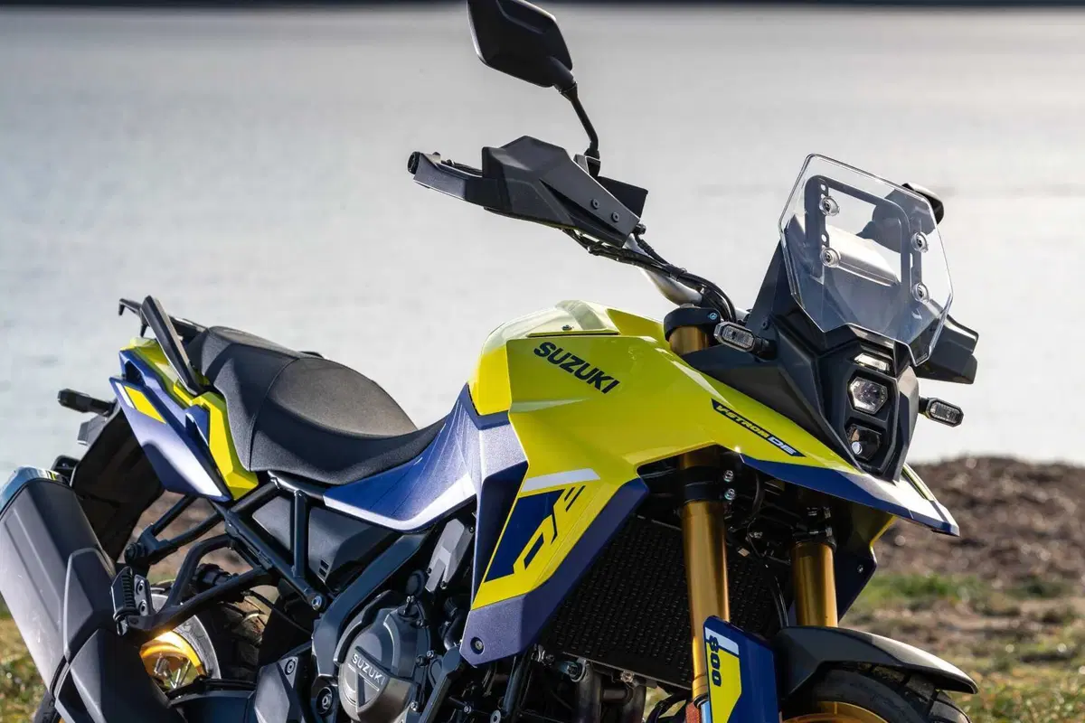 TEST Suzuki V-Strom 800DE, il nuovo paradigma. L'abbiamo provata su asfalto e in offroad [GALLERY]  (2)