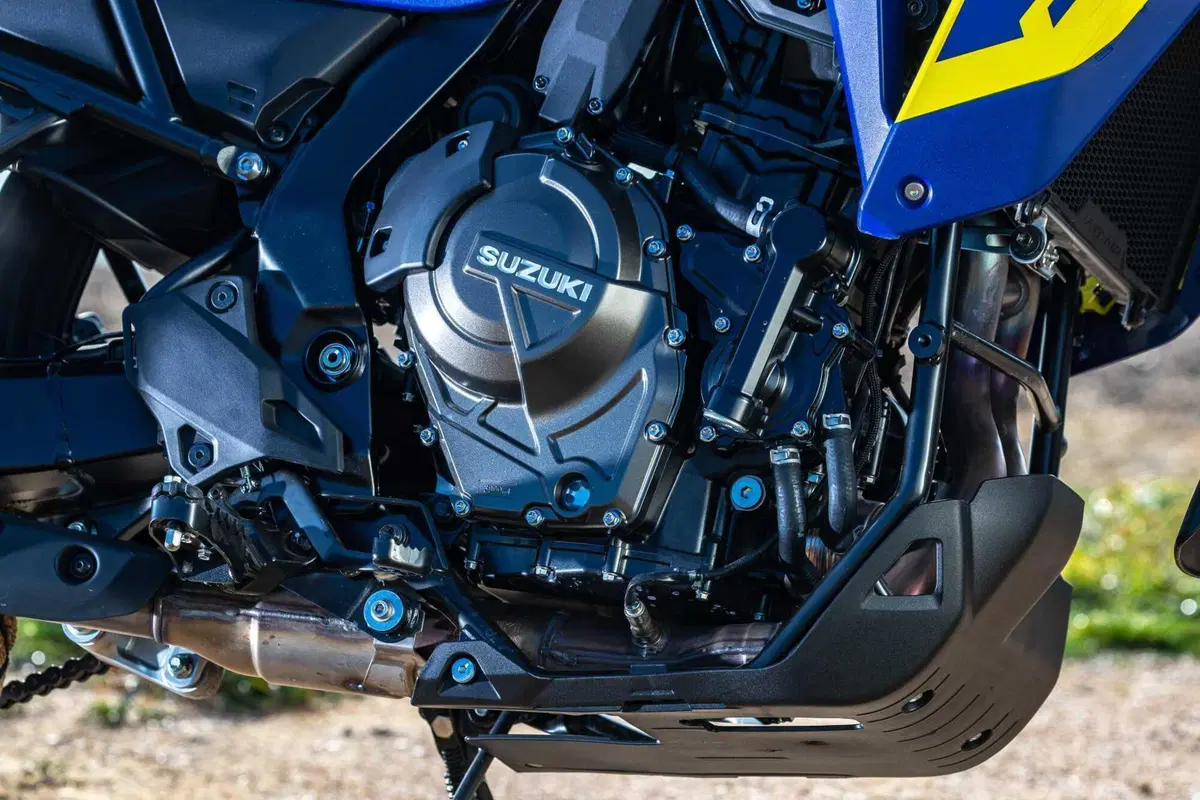 TEST Suzuki V-Strom 800DE, il nuovo paradigma. L'abbiamo provata su asfalto e in offroad [GALLERY]  (3)