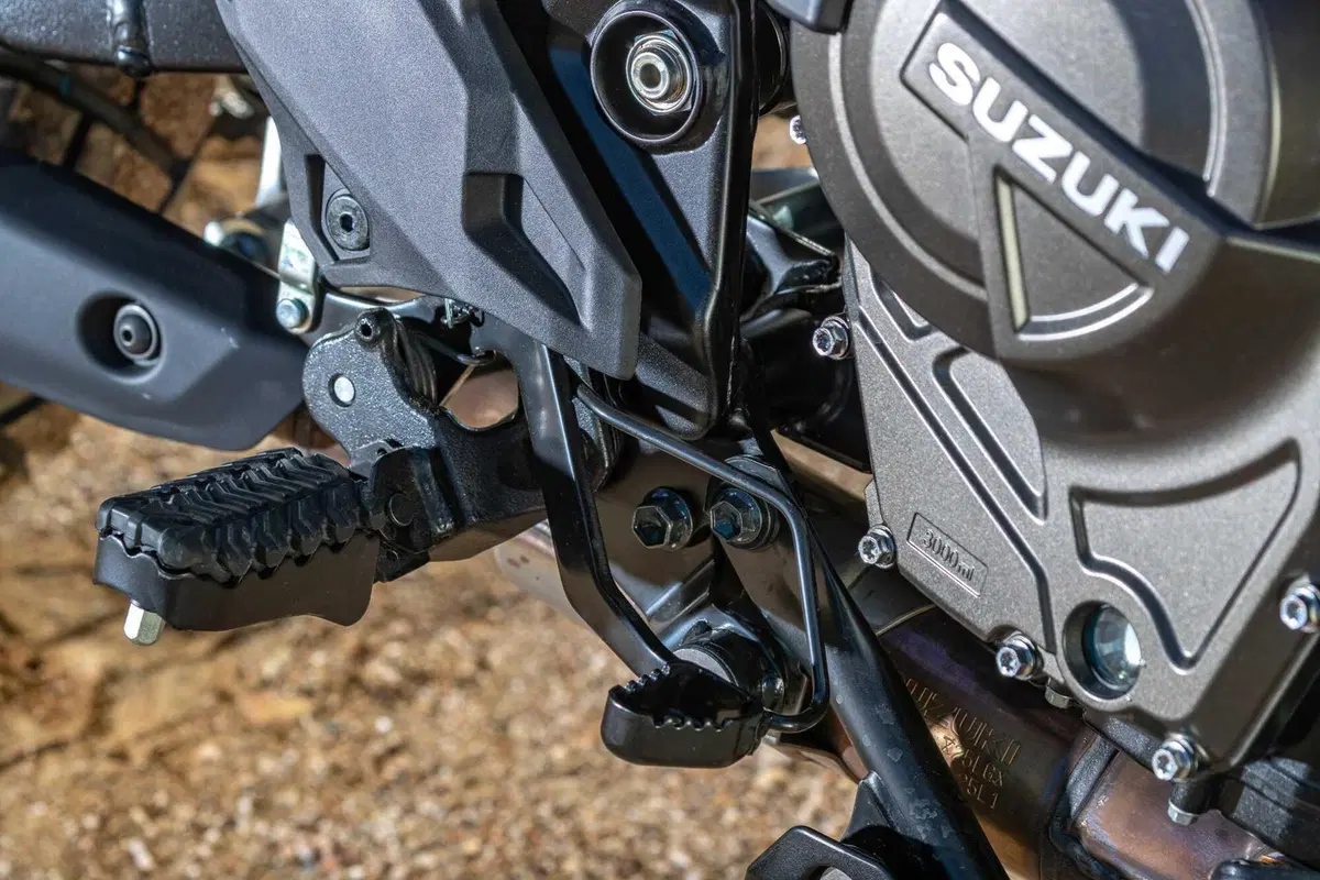 TEST Suzuki V-Strom 800DE, il nuovo paradigma. L'abbiamo provata su asfalto e in offroad [GALLERY]  (4)
