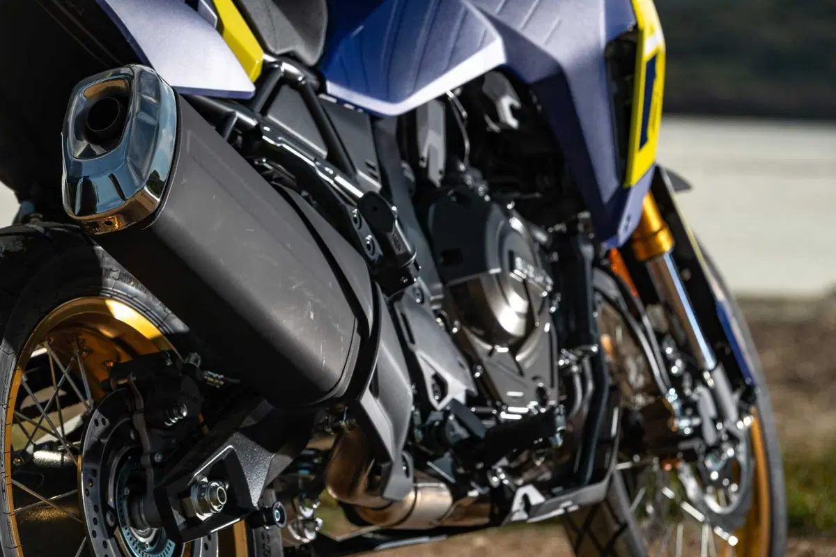 TEST Suzuki V-Strom 800DE, il nuovo paradigma. L'abbiamo provata su asfalto e in offroad [GALLERY]  (9)