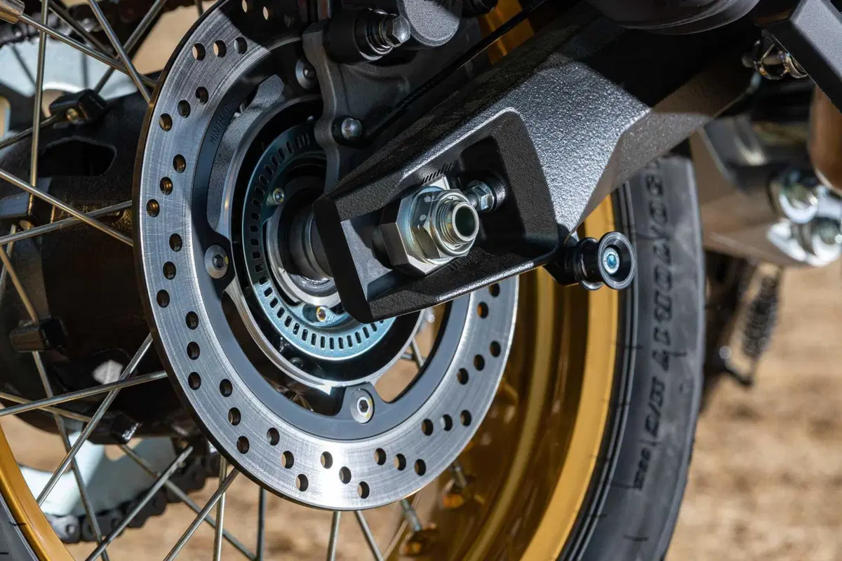 TEST Suzuki V-Strom 800DE, il nuovo paradigma. L'abbiamo provata su asfalto e in offroad [GALLERY]  (10)