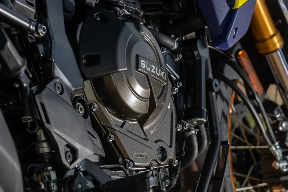 TEST Suzuki V-Strom 800DE, il nuovo paradigma. L'abbiamo provata su asfalto e in offroad [GALLERY]  (11)