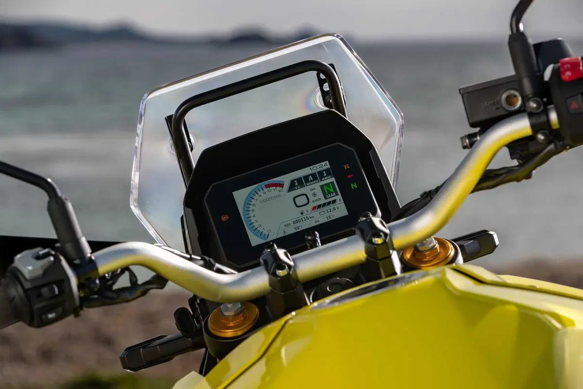 TEST Suzuki V-Strom 800DE, il nuovo paradigma. L'abbiamo provata su asfalto e in offroad [GALLERY]  (17)