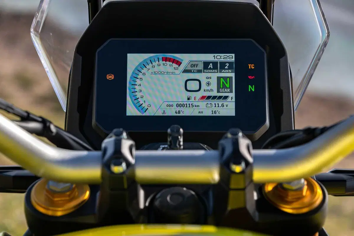 TEST Suzuki V-Strom 800DE, il nuovo paradigma. L'abbiamo provata su asfalto e in offroad [GALLERY]  (21)