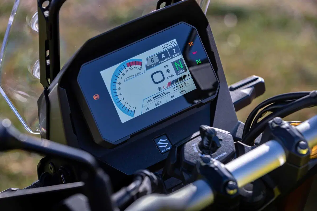 TEST Suzuki V-Strom 800DE, il nuovo paradigma. L'abbiamo provata su asfalto e in offroad [GALLERY]  (20)