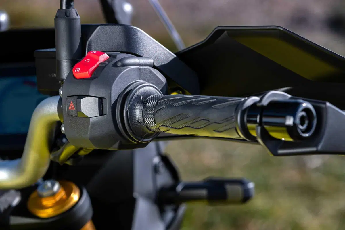 TEST Suzuki V-Strom 800DE, il nuovo paradigma. L'abbiamo provata su asfalto e in offroad [GALLERY]  (22)