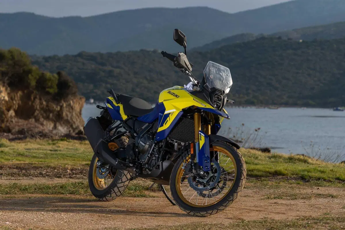 TEST Suzuki V-Strom 800DE, il nuovo paradigma. L'abbiamo provata su asfalto e in offroad [GALLERY]  (2)
