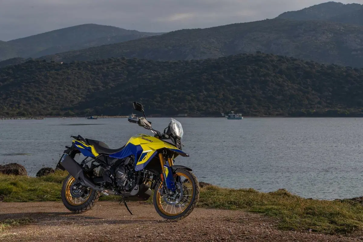 TEST Suzuki V-Strom 800DE, il nuovo paradigma. L'abbiamo provata su asfalto e in offroad [GALLERY]  (5)