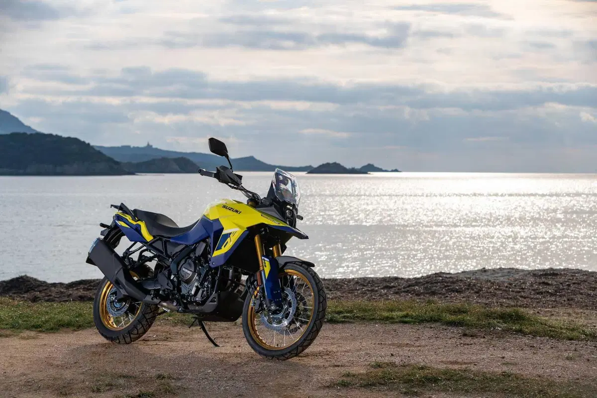 TEST Suzuki V-Strom 800DE, il nuovo paradigma. L'abbiamo provata su asfalto e in offroad [GALLERY]  (8)