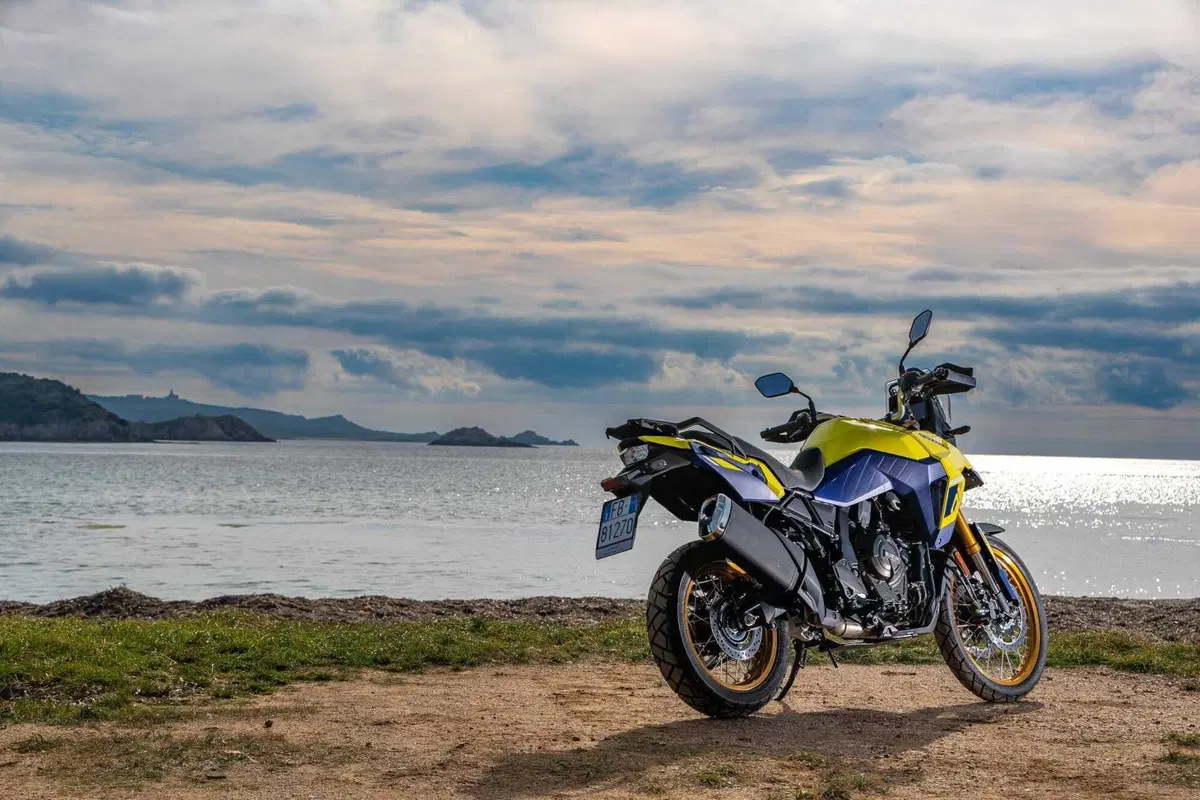 TEST Suzuki V-Strom 800DE, il nuovo paradigma. L'abbiamo provata su asfalto e in offroad [GALLERY]  (12)