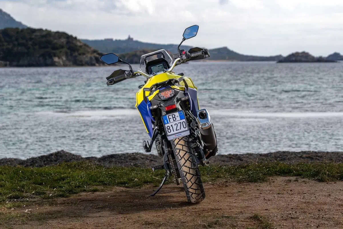 TEST Suzuki V-Strom 800DE, il nuovo paradigma. L'abbiamo provata su asfalto e in offroad [GALLERY]  (16)