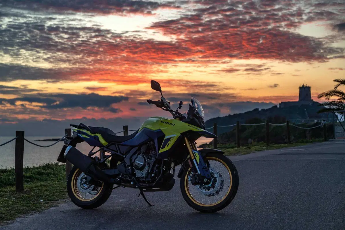 TEST Suzuki V-Strom 800DE, il nuovo paradigma. L'abbiamo provata su asfalto e in offroad [GALLERY]  (9)