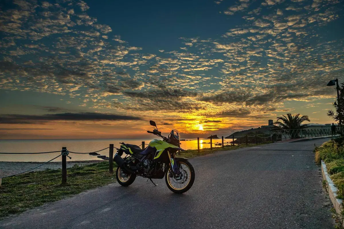 TEST Suzuki V-Strom 800DE, il nuovo paradigma. L'abbiamo provata su asfalto e in offroad [GALLERY]  (15)