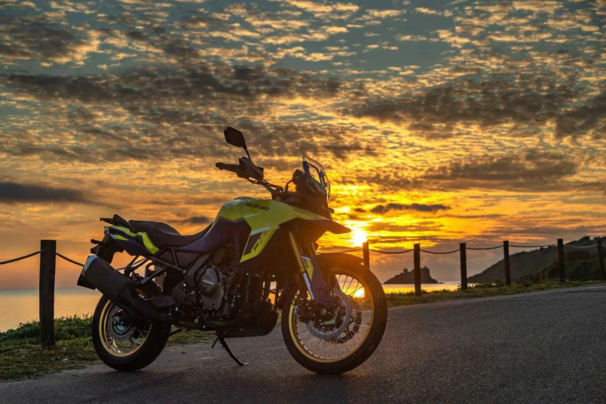 TEST Suzuki V-Strom 800DE, il nuovo paradigma. L'abbiamo provata su asfalto e in offroad [GALLERY]  (14)