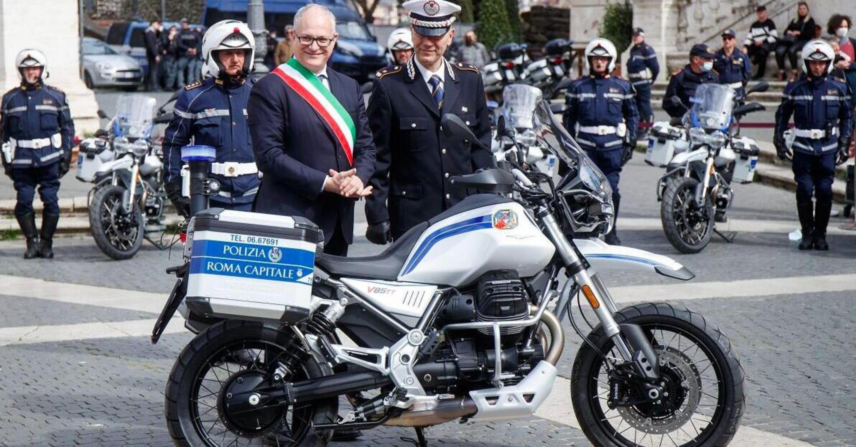 Roma. Le nuove moto dei vigili urbani rimangono ferme: dal Campidoglio non arriva l&#039;abbigliamento idoneo 