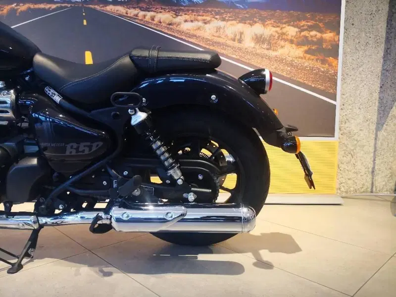 Royal Enfield Super Meteor 650 (2023 - 26) (9)