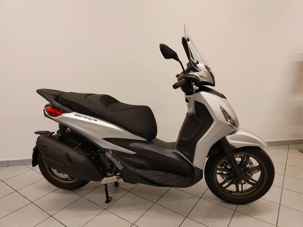 Piaggio Beverly 400 S ABS-ASR (2021 - 24) (2)