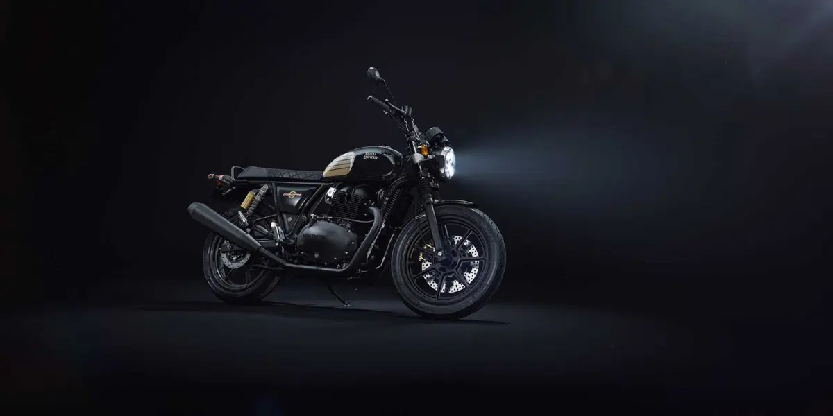 Blackout! Le nuove Royal Enfield Interceptor e Continental GT (2)