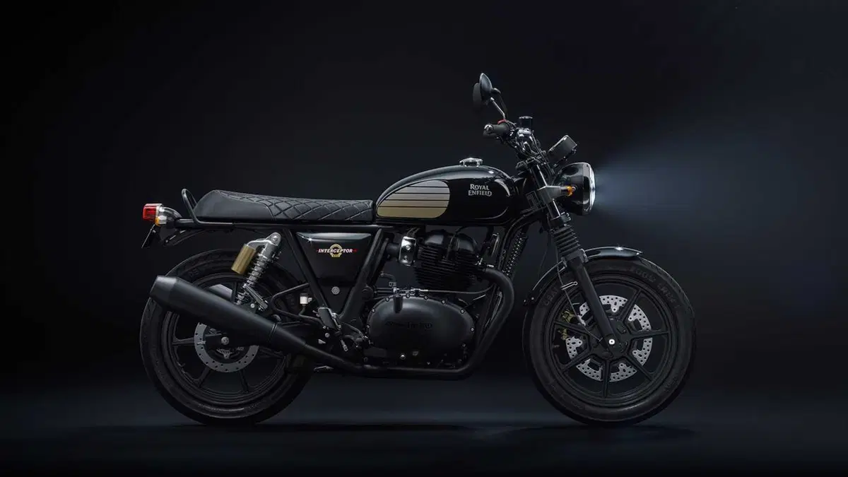 Blackout! Le nuove Royal Enfield Interceptor e Continental GT (6)