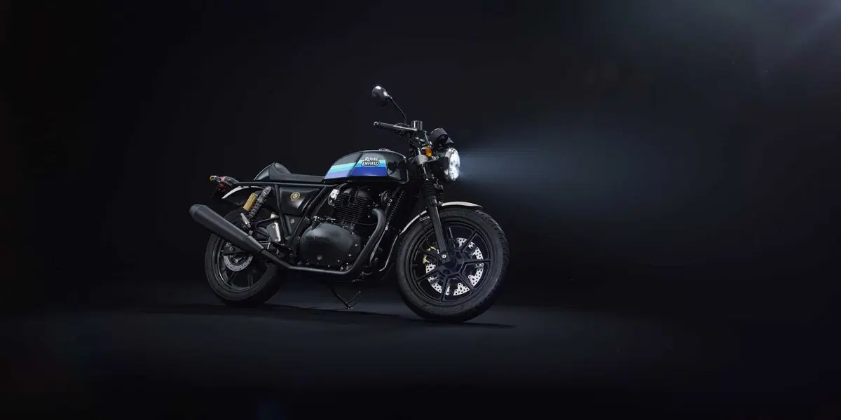 Blackout! Le nuove Royal Enfield Interceptor e Continental GT (2)