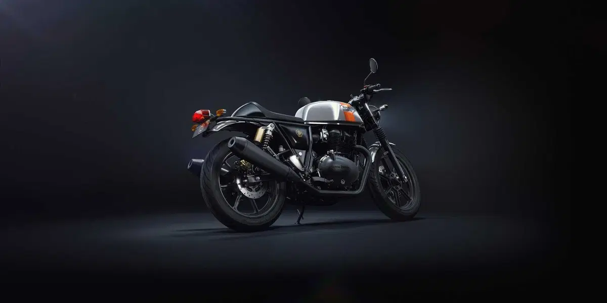 Blackout! Le nuove Royal Enfield Interceptor e Continental GT (3)