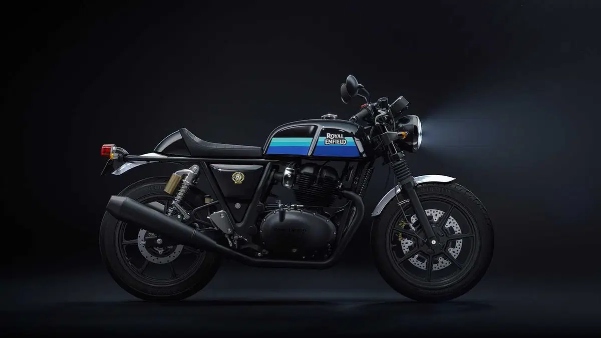 Blackout! Le nuove Royal Enfield Interceptor e Continental GT (6)
