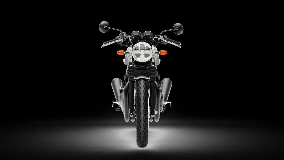 Blackout! Le nuove Royal Enfield Interceptor e Continental GT (13)