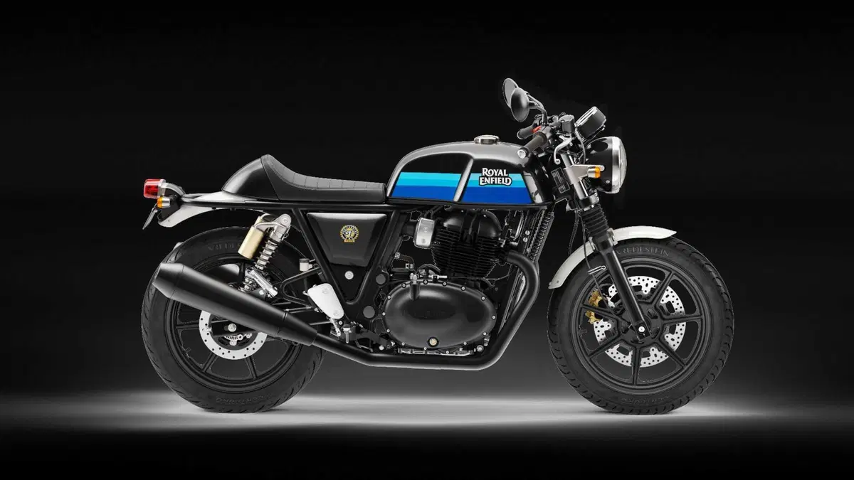 Blackout! Le nuove Royal Enfield Interceptor e Continental GT (15)