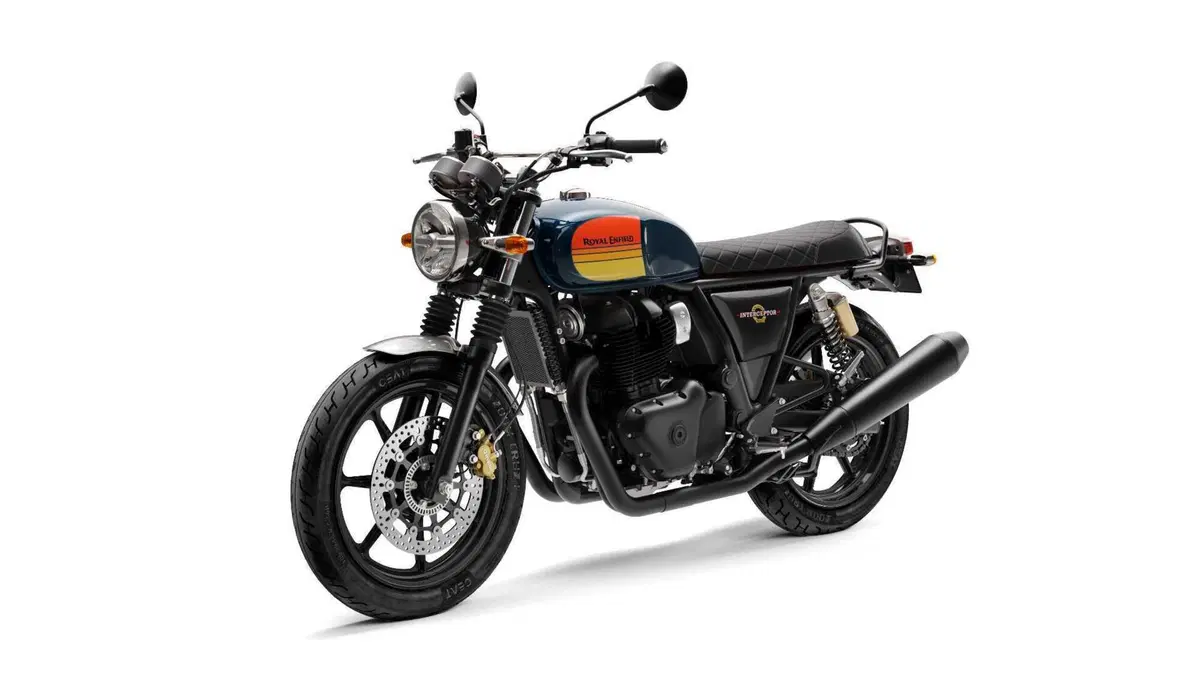 Blackout! Le nuove Royal Enfield Interceptor e Continental GT (12)