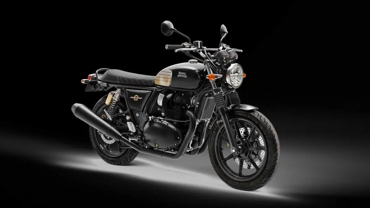 Blackout! Le nuove Royal Enfield Interceptor e Continental GT (18)