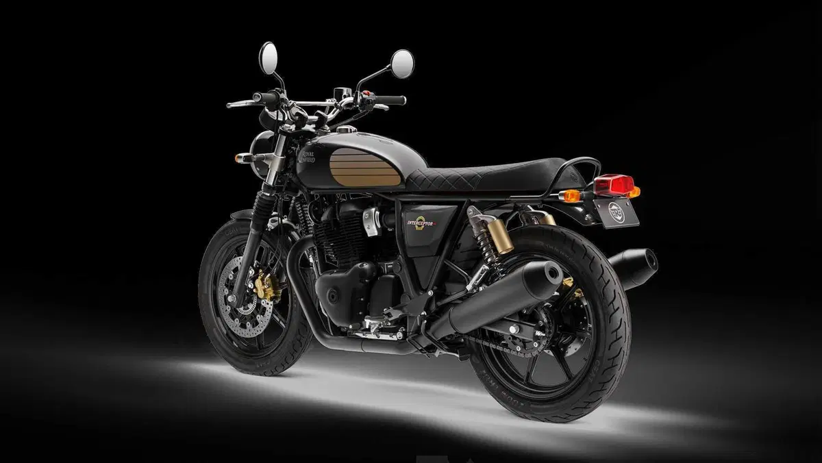 Blackout! Le nuove Royal Enfield Interceptor e Continental GT (21)