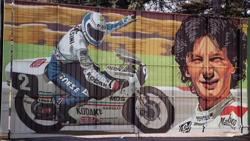 MotoGP 2023. Due anni senza Fausto Gresini, un murales all'autodromo di Imola