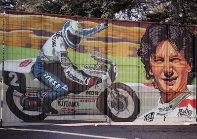 MotoGP 2023. Due anni senza Fausto Gresini, un murales all'autodromo di Imola