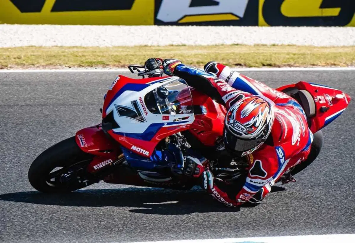 SBK 2023. Razgatlioglu in Superpole a Phillip Island [GALLERY e RISULTATI] (2)