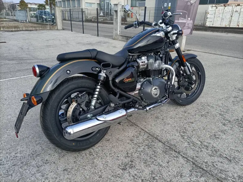 Royal Enfield Super Meteor 650 (2023 - 26) (4)