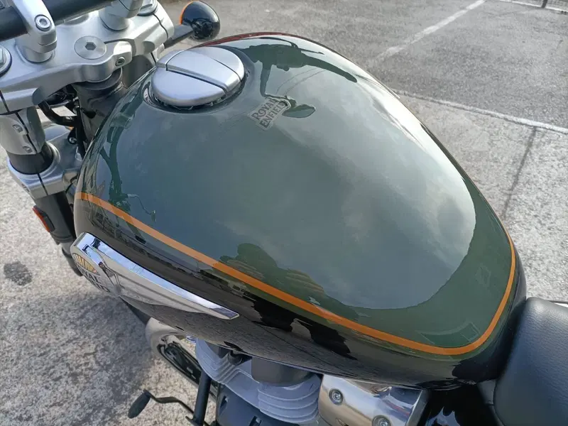 Royal Enfield Super Meteor 650 (2023 - 26) (6)