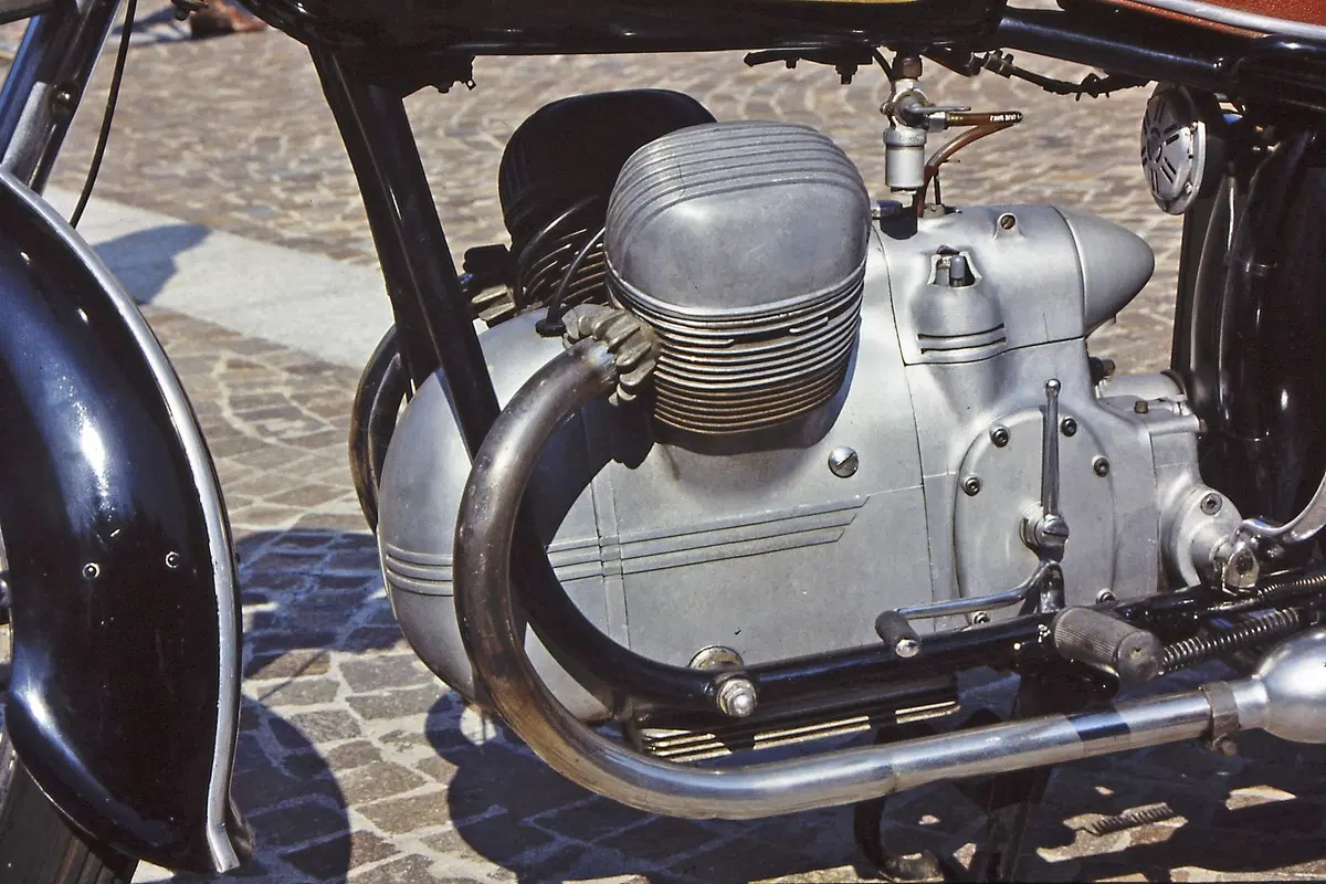 Massimo Clarke: "I motori V2 trasversali, Guzzi e non solo" (2)