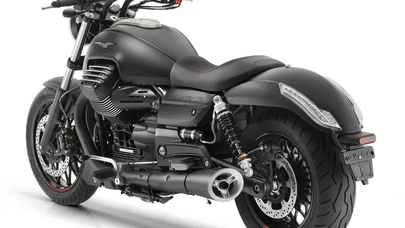 Massimo Clarke: "I motori V2 trasversali, Guzzi e non solo"