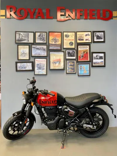 Royal Enfield HNTR 350 (2022 - 26) nuova