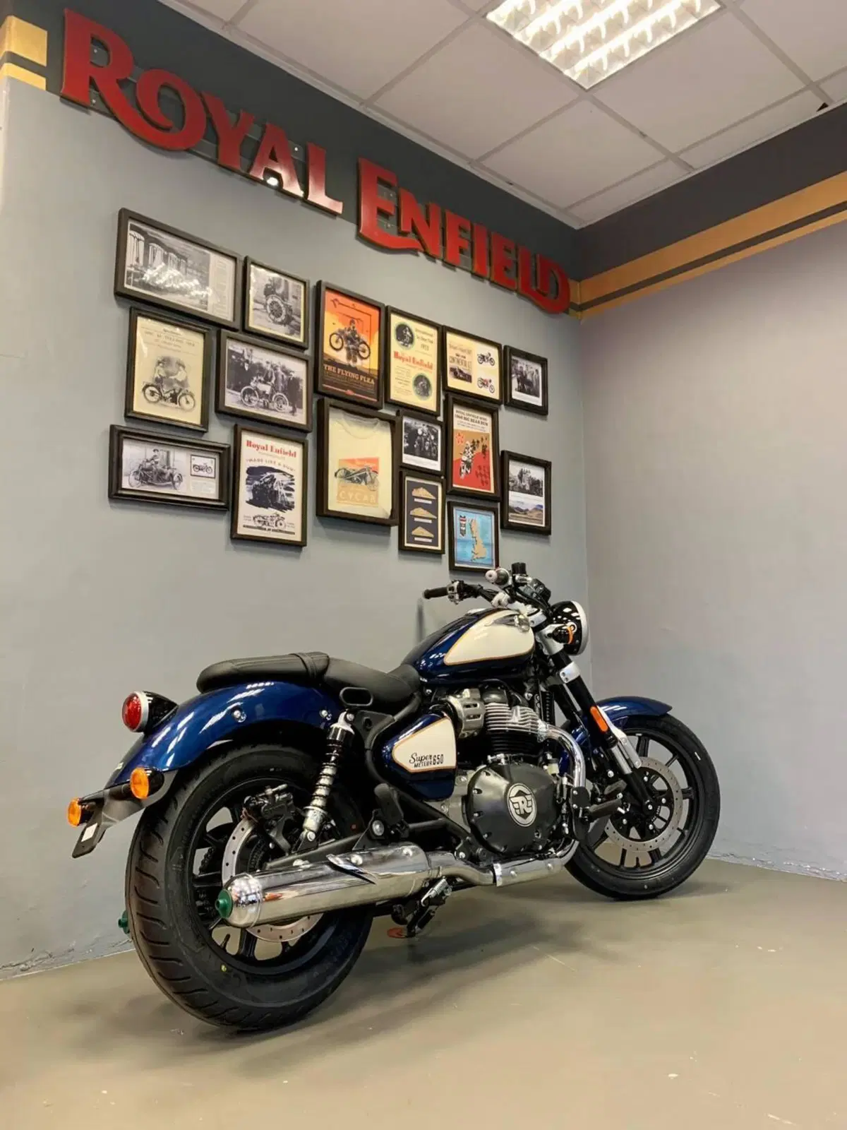 Royal Enfield Super Meteor 650 (2023 - 26) (5)