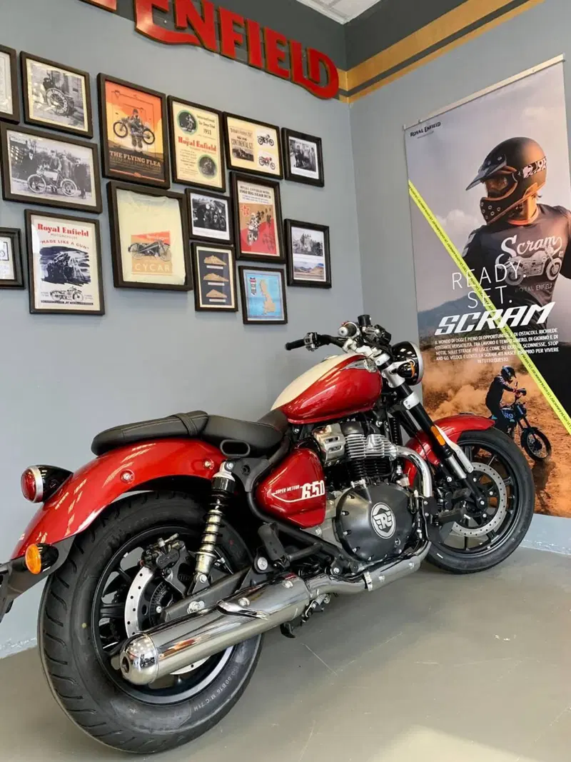 Royal Enfield Super Meteor 650 (2023 - 26) (6)
